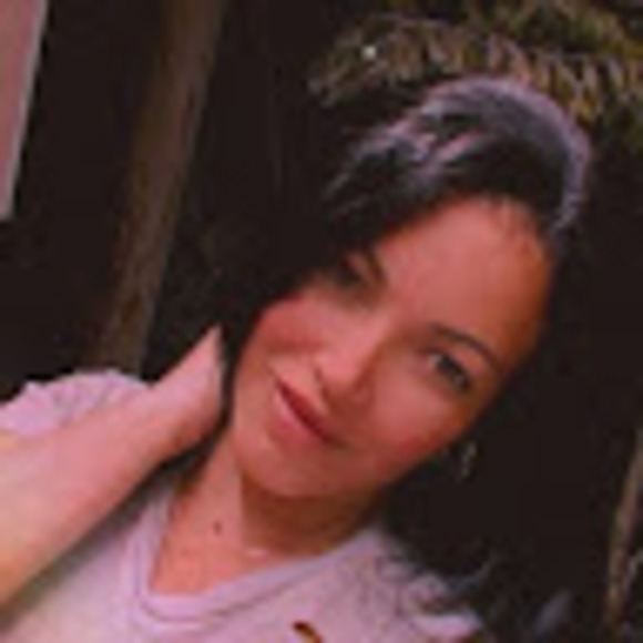 Meet your Posher, Lisandra - Picture 1 of 1